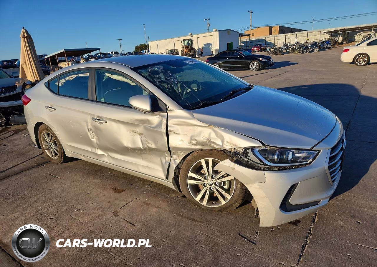 2018 Hyundai Elantra Sel VIN:5NPD84LF9JH249404 - 4