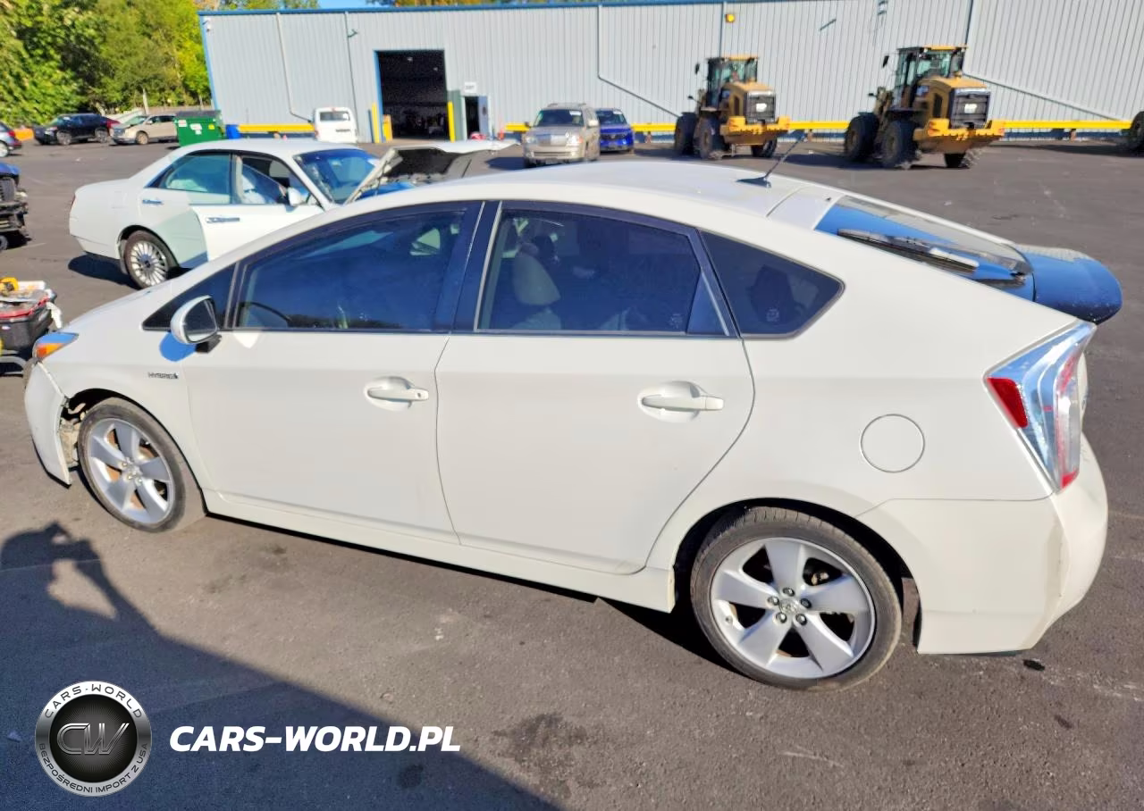 2013 Toyota Prius Three VIN:JTDKN3DU6D5543662 - 2