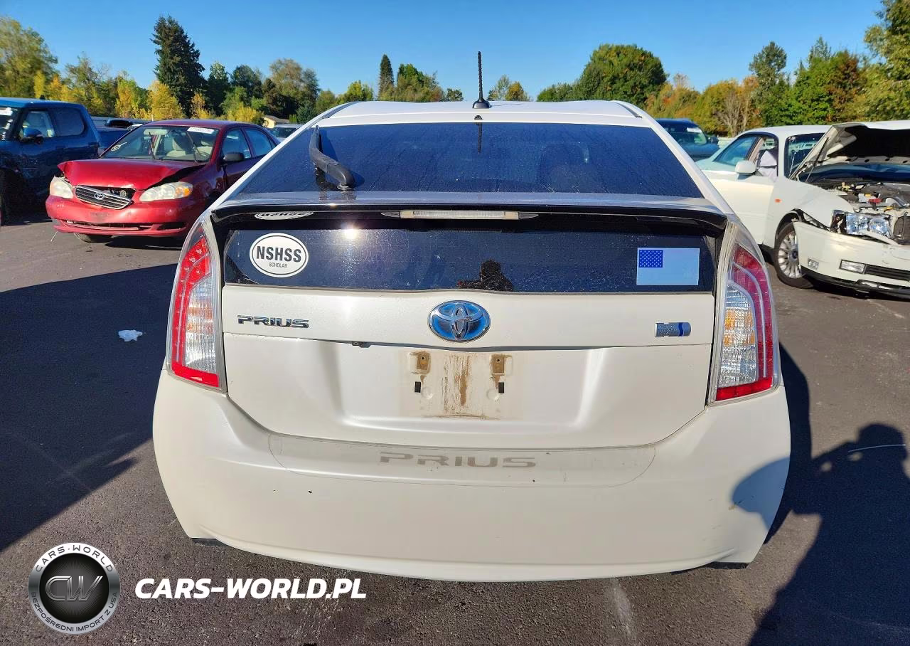 2013 Toyota Prius Three VIN:JTDKN3DU6D5543662 - 6