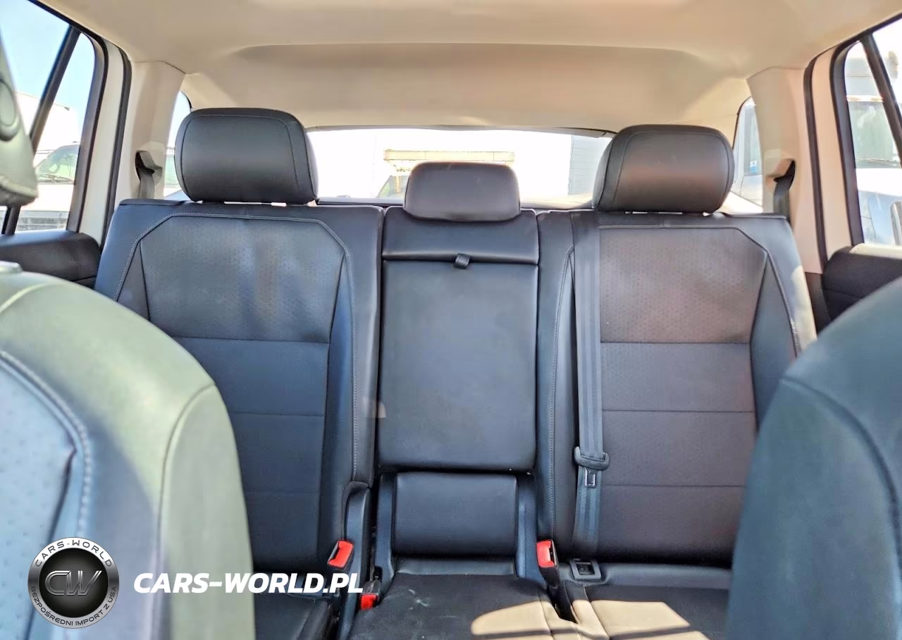 2018 Volkswagen Tiguan Se VIN:3VV3B7AX5JM039453 - 10