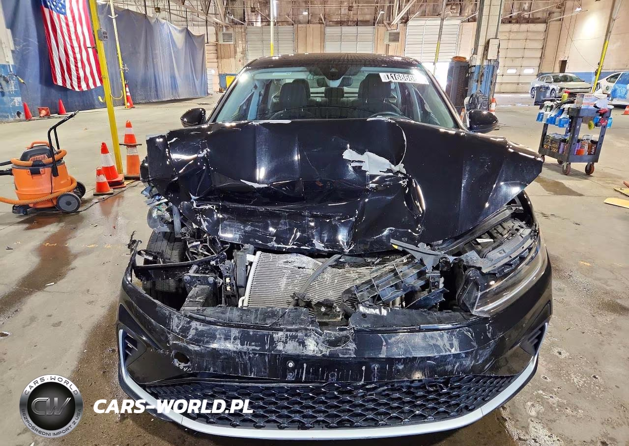 2025 Volkswagen Jetta S VIN:3VW5X7BU6SM025329 - 5