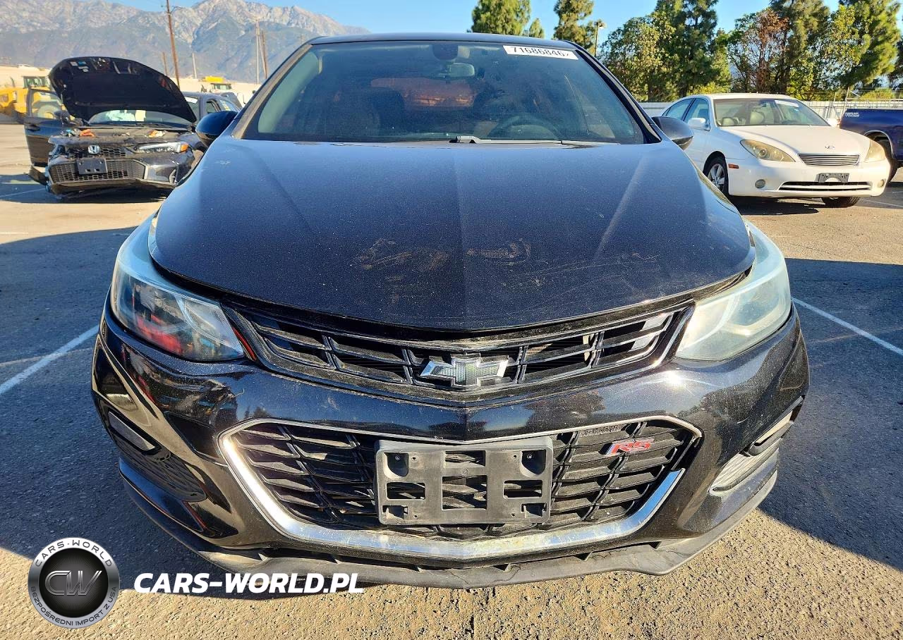 2018 Chevrolet Cruze Lt VIN:1G1BE5SM9J7147135 - 5