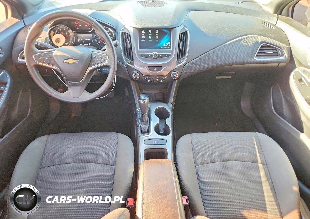2018 Chevrolet Cruze Lt VIN:1G1BE5SM9J7147135 - 8