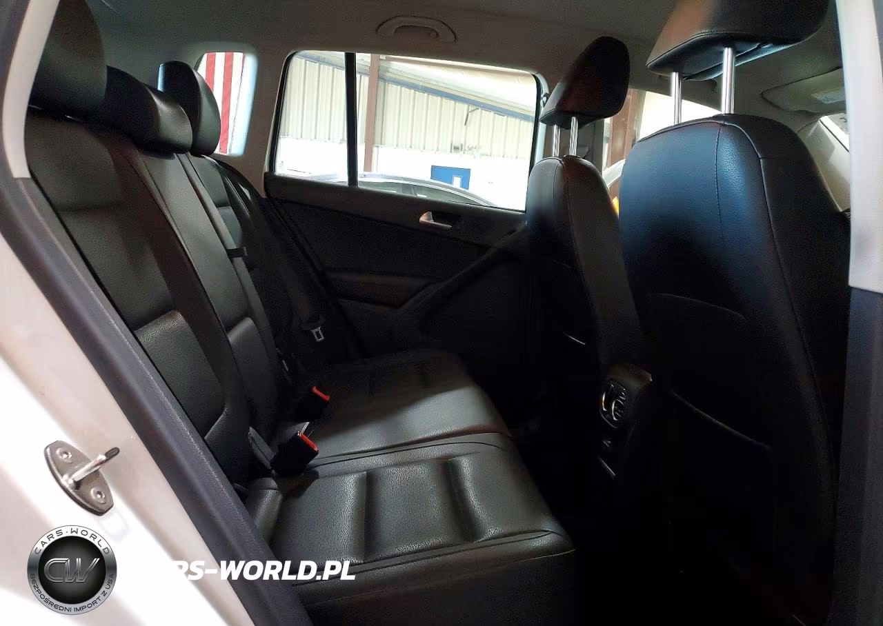 2017 Volkswagen Tiguan S VIN:WVGBV7AX6HK000126 - 11