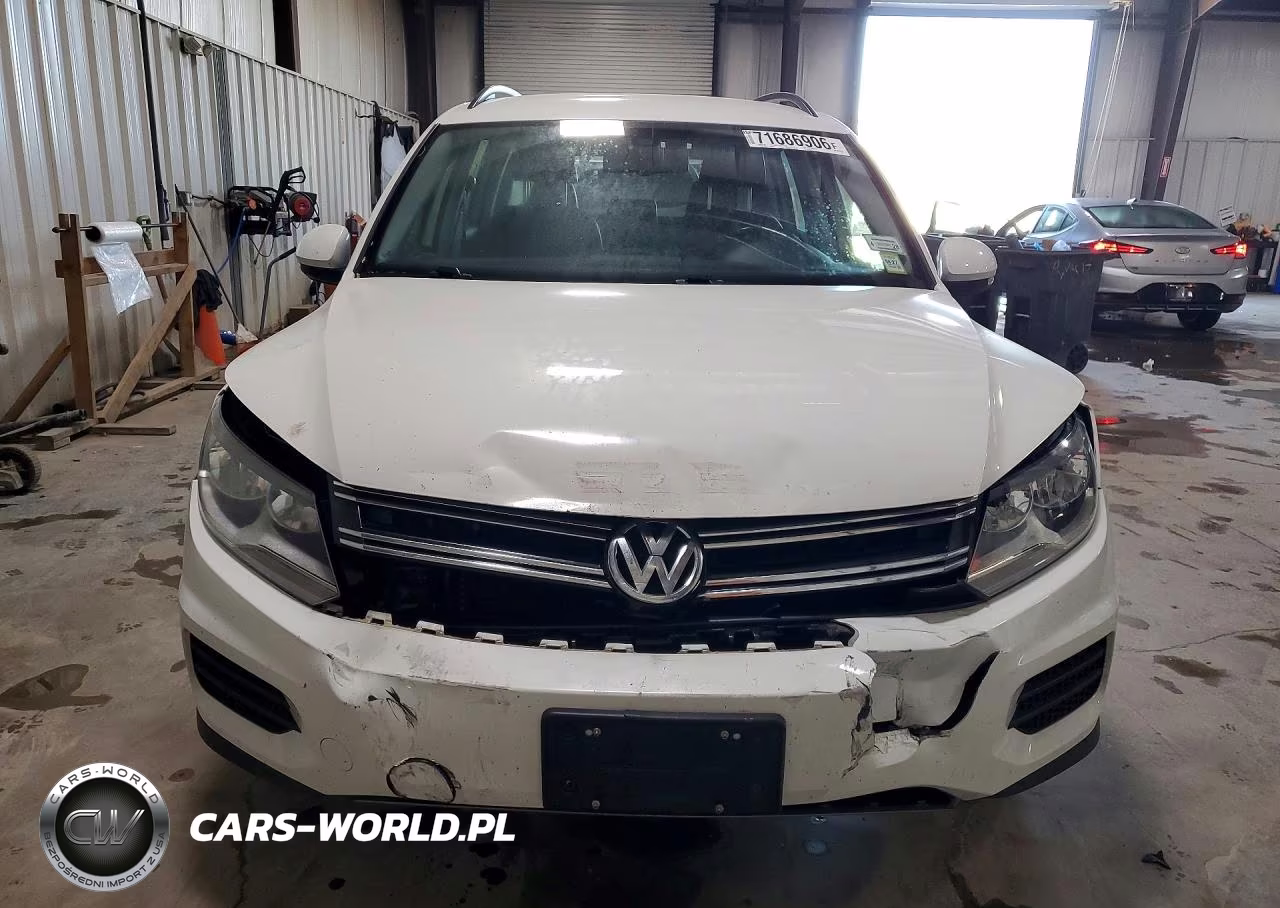 2017 Volkswagen Tiguan S VIN:WVGBV7AX6HK000126 - 5