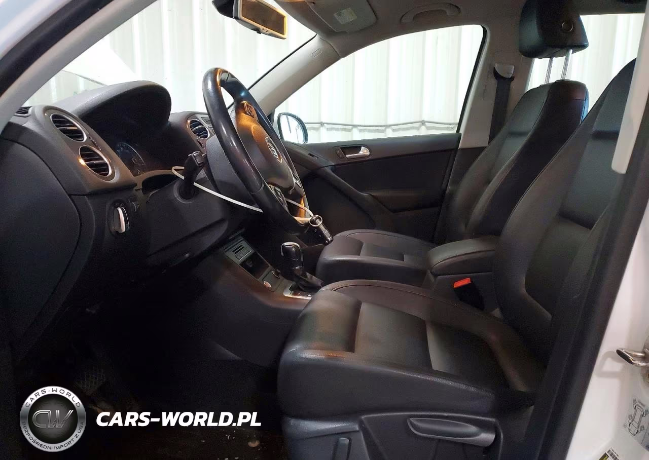 2017 Volkswagen Tiguan S VIN:WVGBV7AX6HK000126 - 7