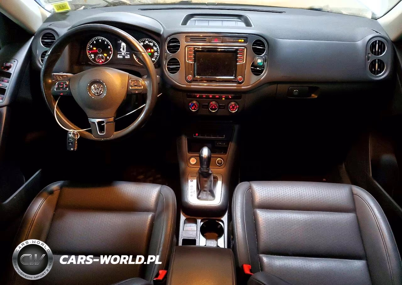 2017 Volkswagen Tiguan S VIN:WVGBV7AX6HK000126 - 8
