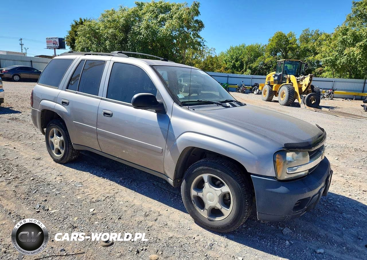 2007 Chevrolet Trailblazer Ls VIN:1GNDS13S572106058 - 4