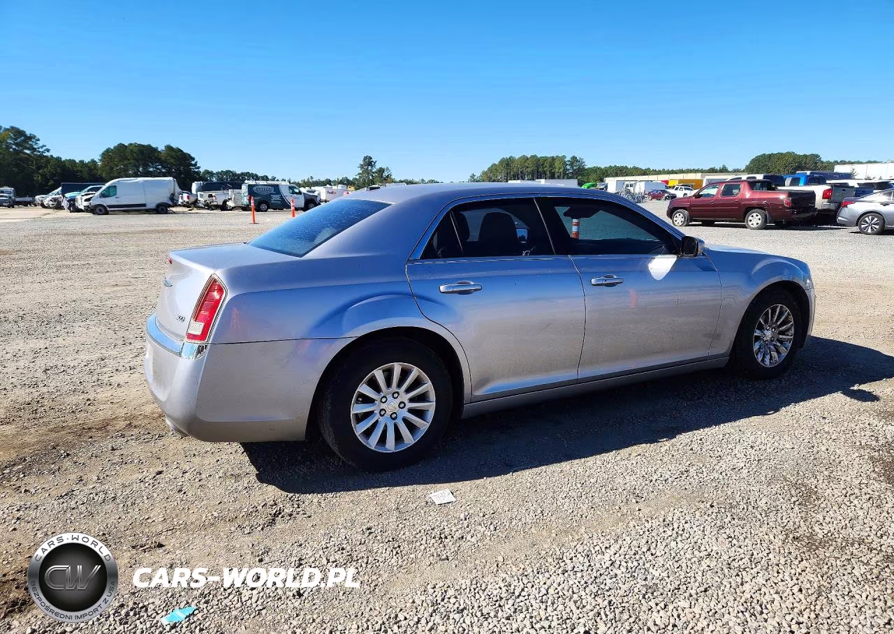 2013 Chrysler 300 VIN:2C3CCAAG1DH627074 - 3