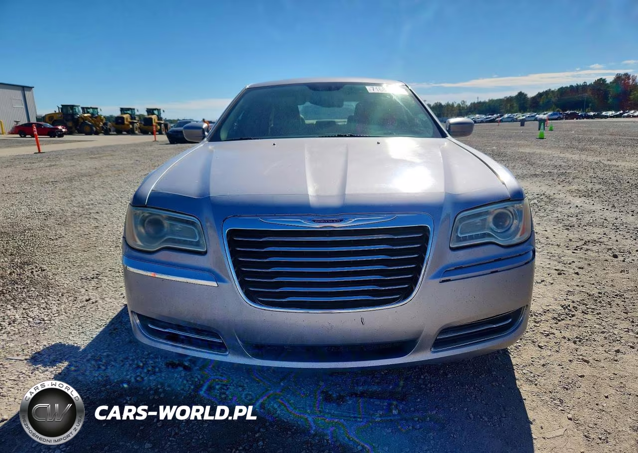 2013 Chrysler 300 VIN:2C3CCAAG1DH627074 - 5