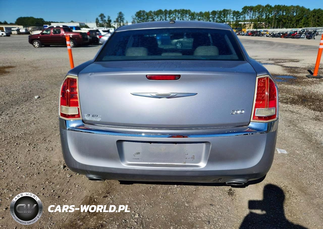 2013 Chrysler 300 VIN:2C3CCAAG1DH627074 - 6