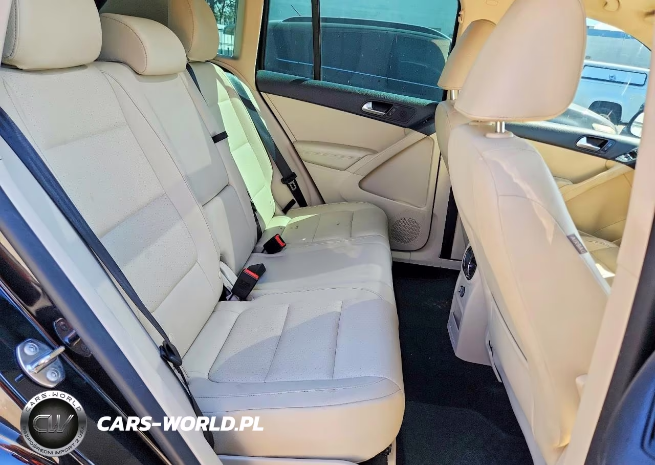 2012 Volkswagen Tiguan S VIN:WVGAV7AX3CW532026 - 11
