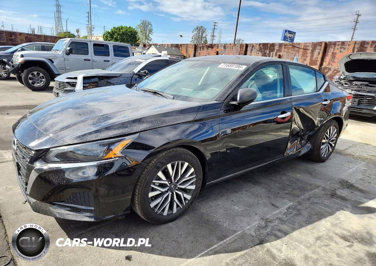 2024 Nissan Altima Sv