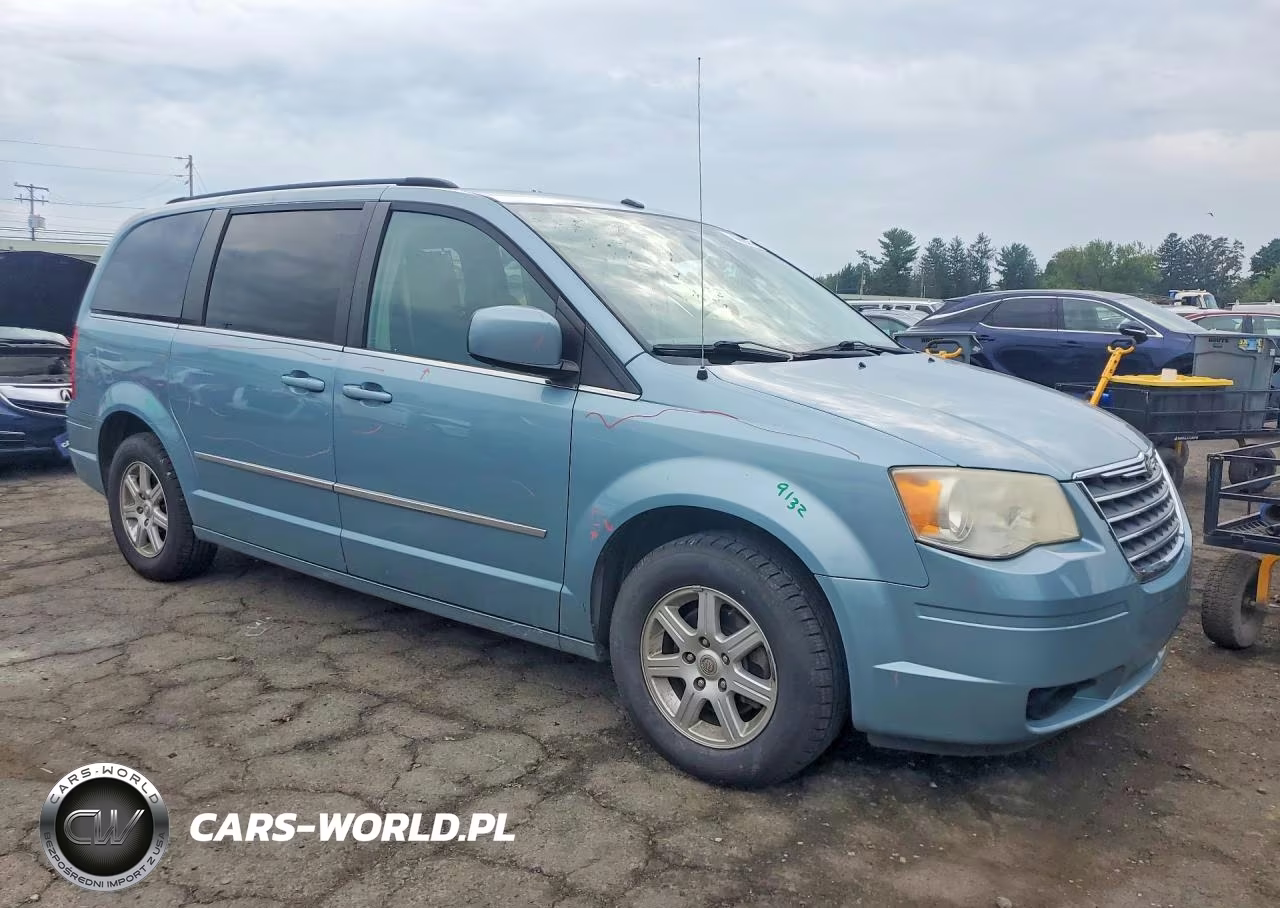 2010 Chrysler Town & Country Touring VIN:2A4RR5D11AR240866 - 4