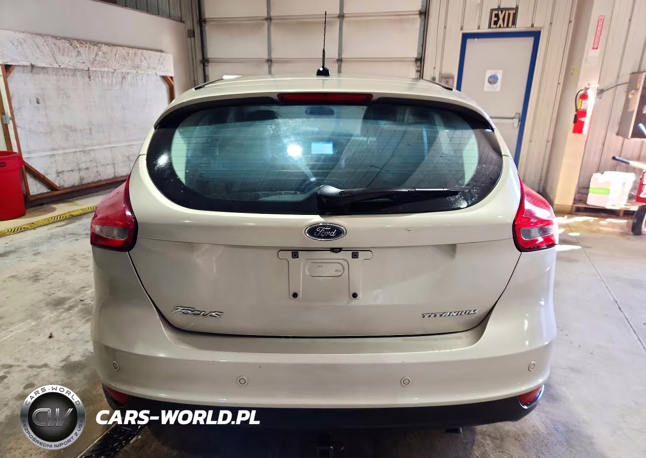 2017 Ford Focus Titanium VIN:1FADP3N24HL316929 - 6