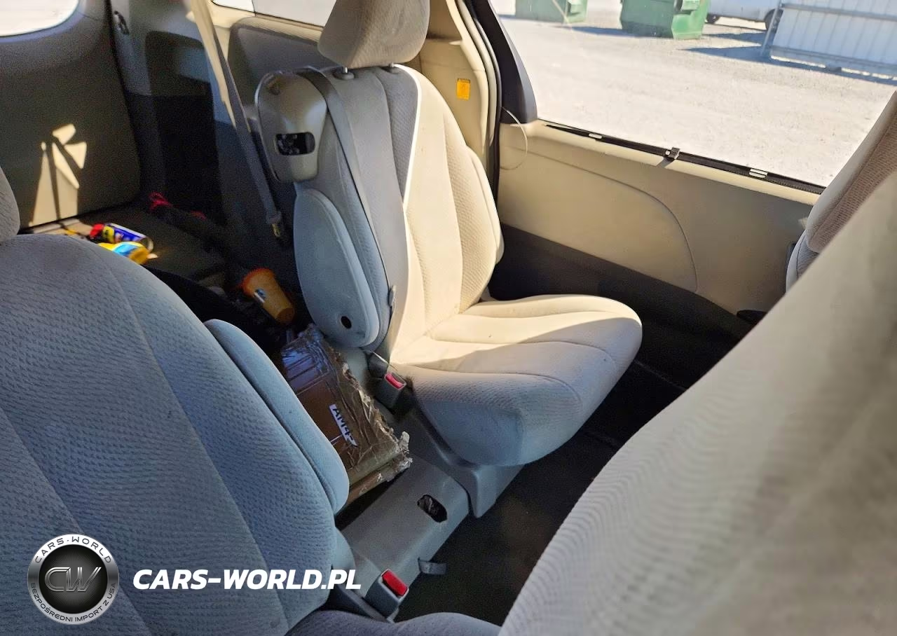 2012 Toyota Sienna Le VIN:5TDKK3DC0CS207952 - 11