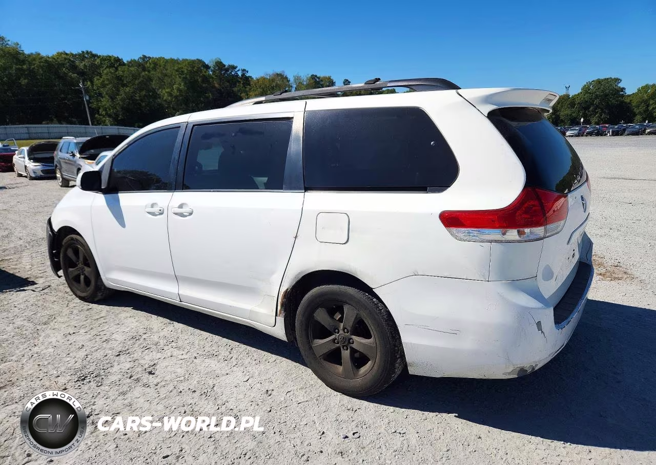 2012 Toyota Sienna Le VIN:5TDKK3DC0CS207952 - 2