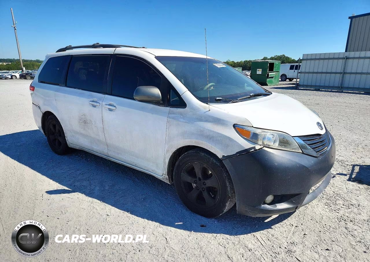 2012 Toyota Sienna Le VIN:5TDKK3DC0CS207952 - 4