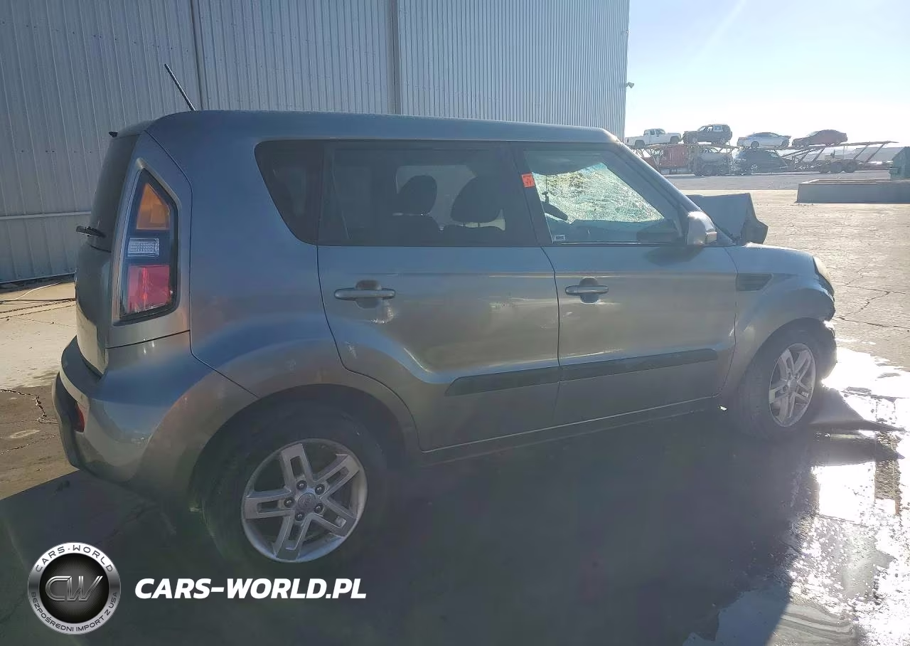 2011 Kia Soul + VIN:KNDJT2A20B7277992 - 3