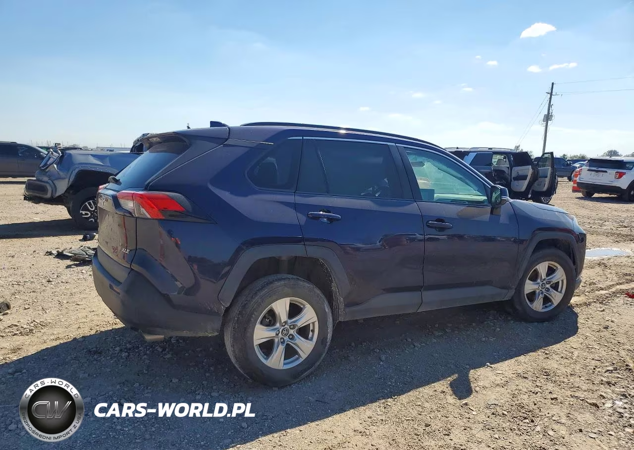2021 Toyota Rav4 Xle VIN:2T3W1RFV4MW112672 - 3