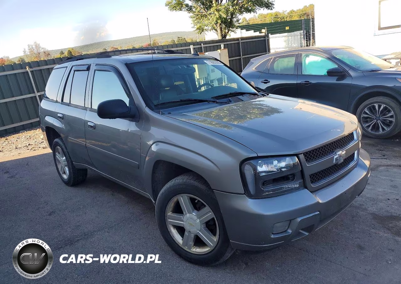 2008 Chevrolet Trailblazer VIN:1GNDT13S182221366 - 4
