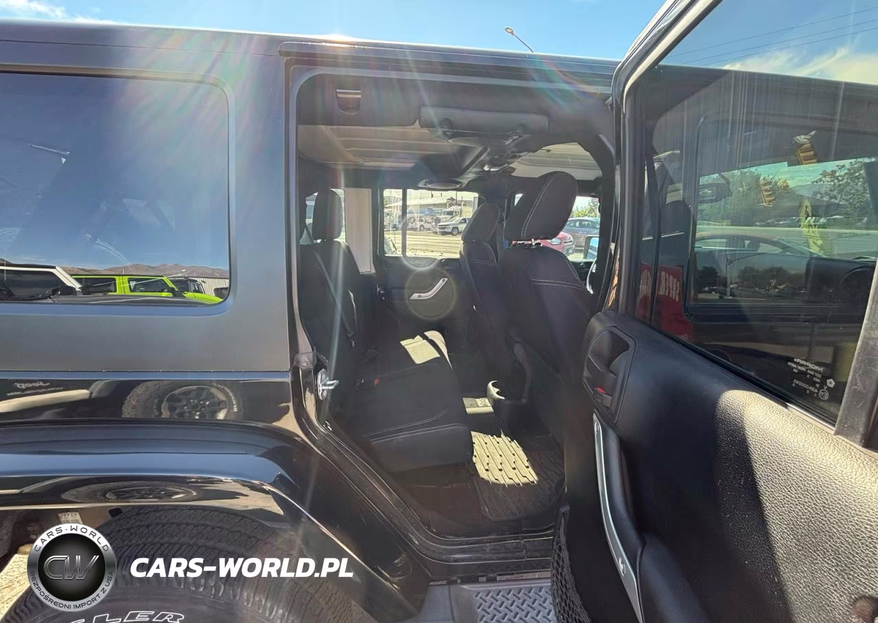 2014 Jeep Wrangler Unlimited Sahara VIN:1C4BJWEG2EL178982 - 6