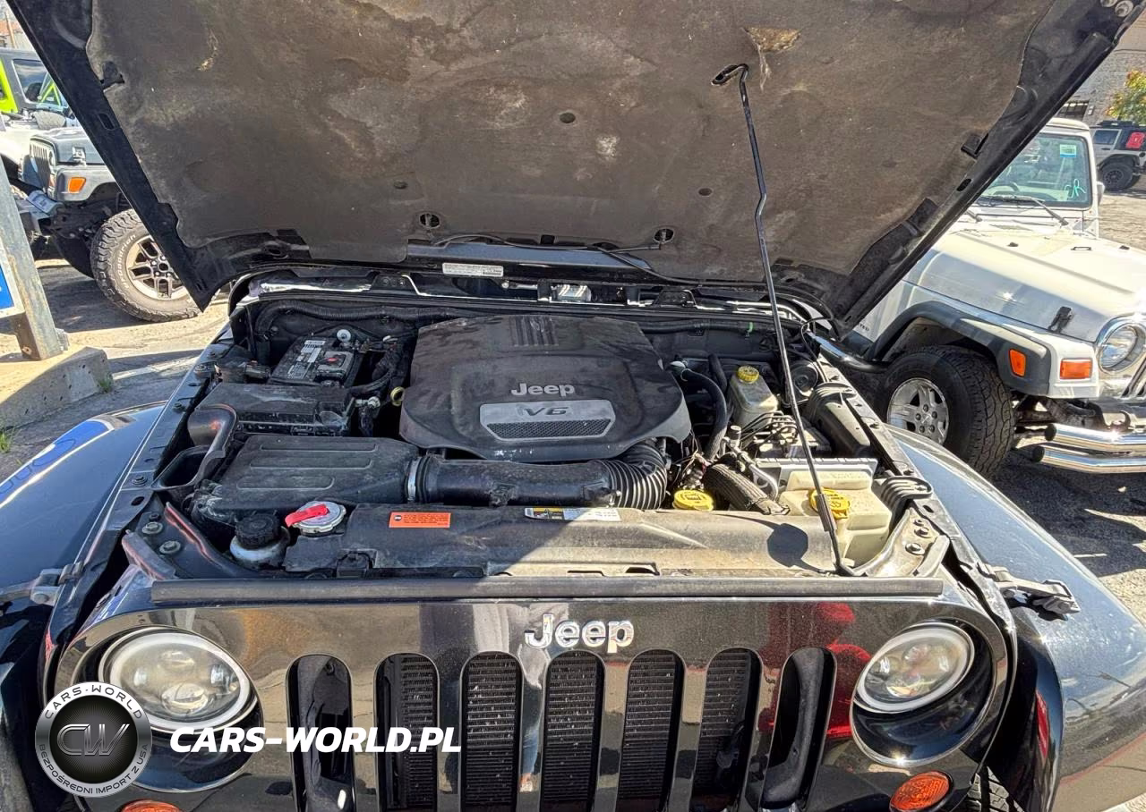 2014 Jeep Wrangler Unlimited Sahara VIN:1C4BJWEG2EL178982 - 7