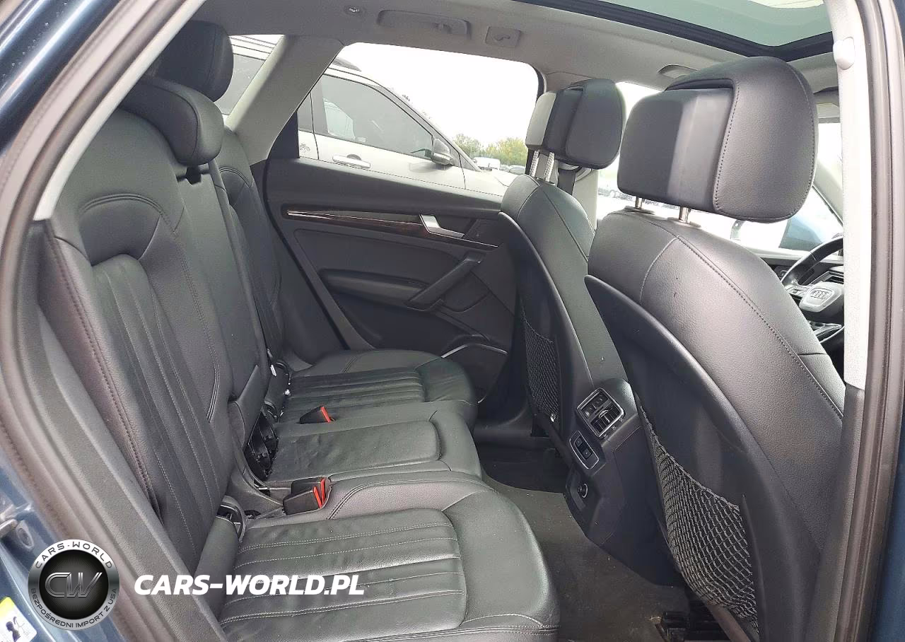 2018 Audi Q5 Premium VIN:WA1ANAFY5J2010449 - 10
