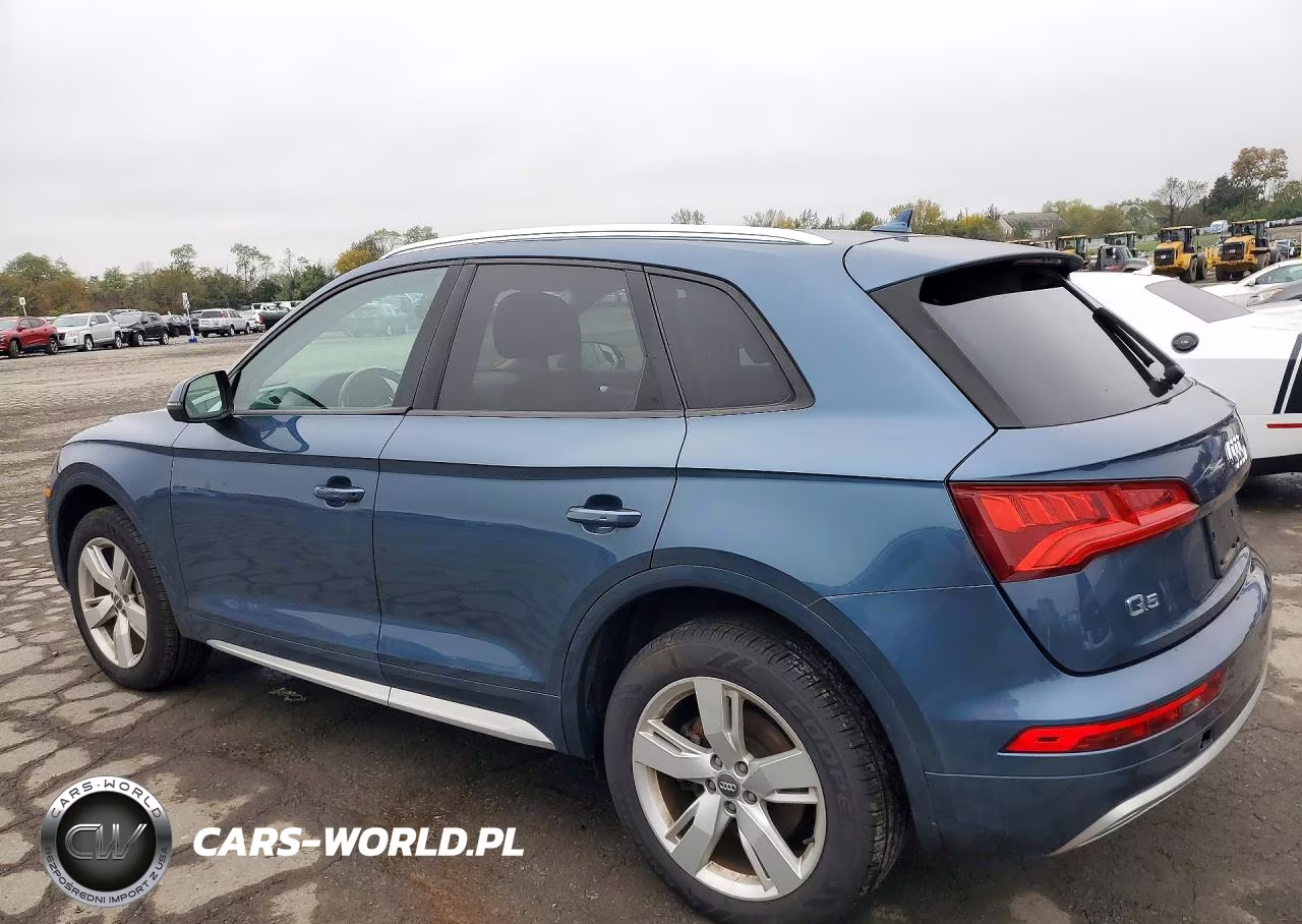 2018 Audi Q5 Premium VIN:WA1ANAFY5J2010449 - 2