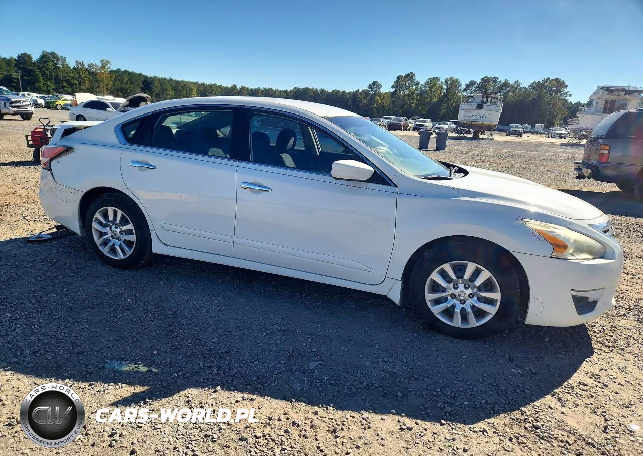 2015 Nissan Altima 2.5 S VIN:1N4AL3AP9FC425335 - 4