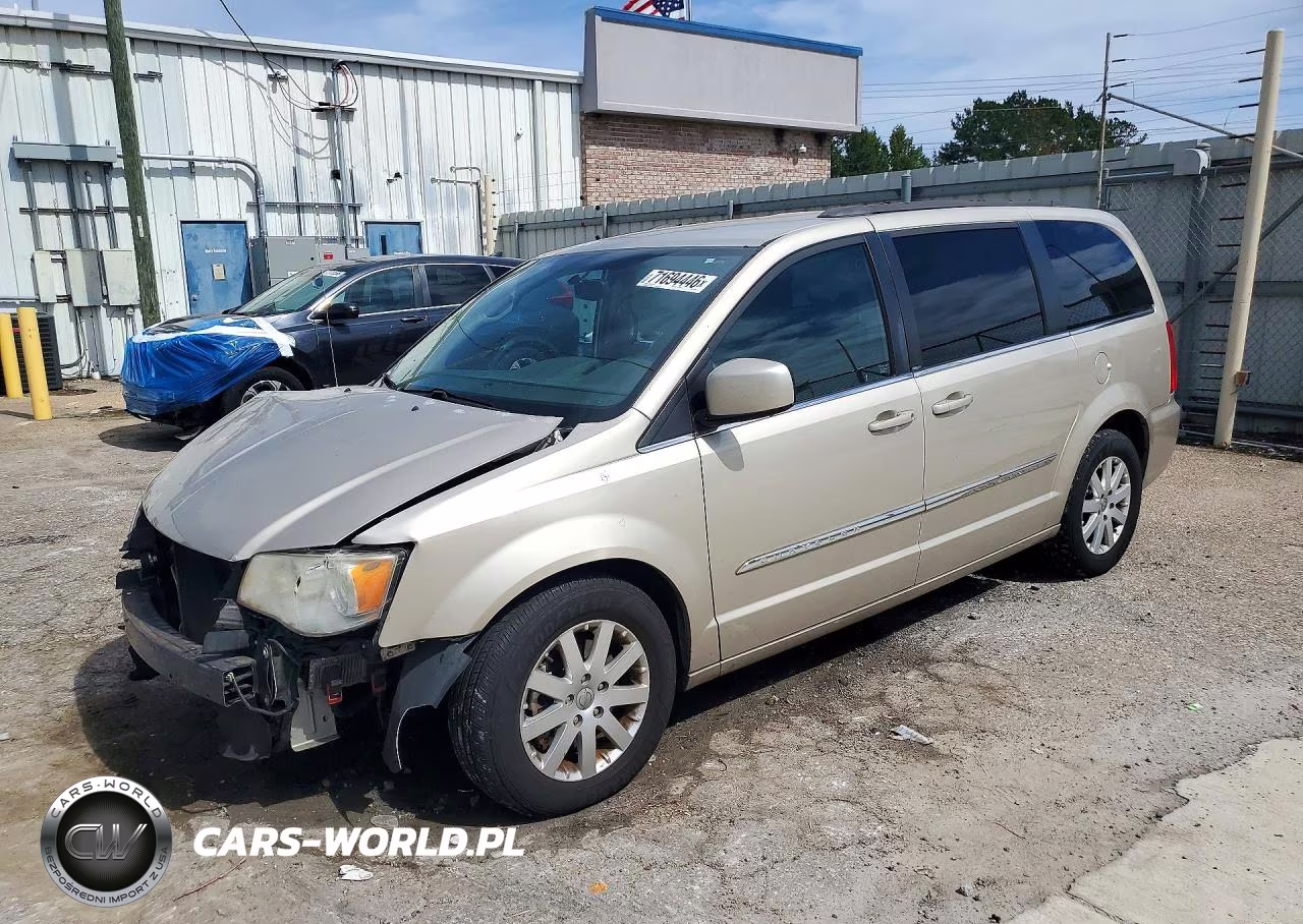 2014 Chrysler Town & Country Touring – zdjęcie 1 z 12