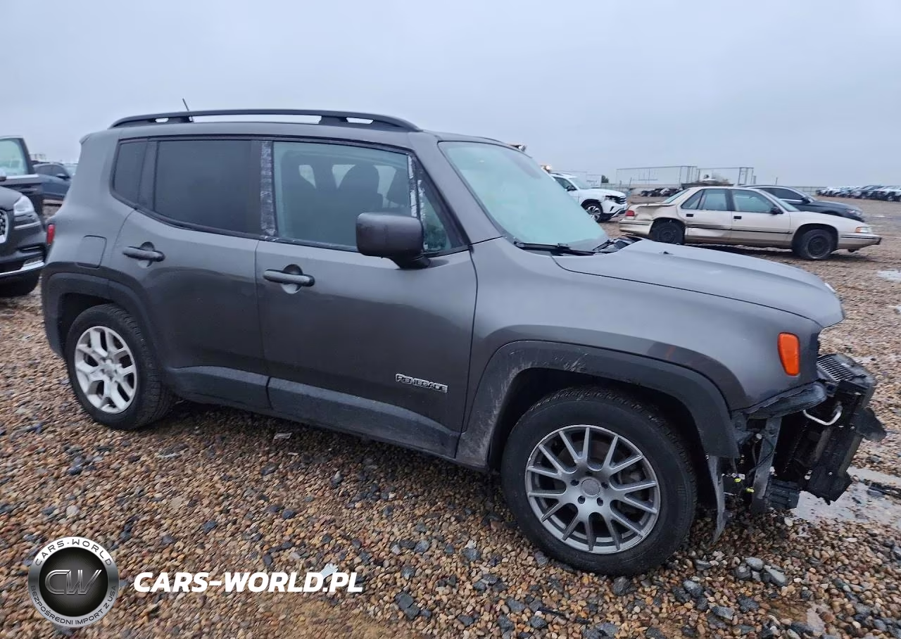 2017 Jeep Renegade Latitude VIN:ZACCJABB8HPG52210 - 4