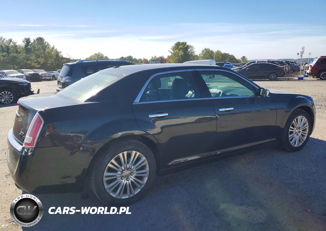 2013 Chrysler 300C VIN:2C3CCAKT6DH691140 - 3
