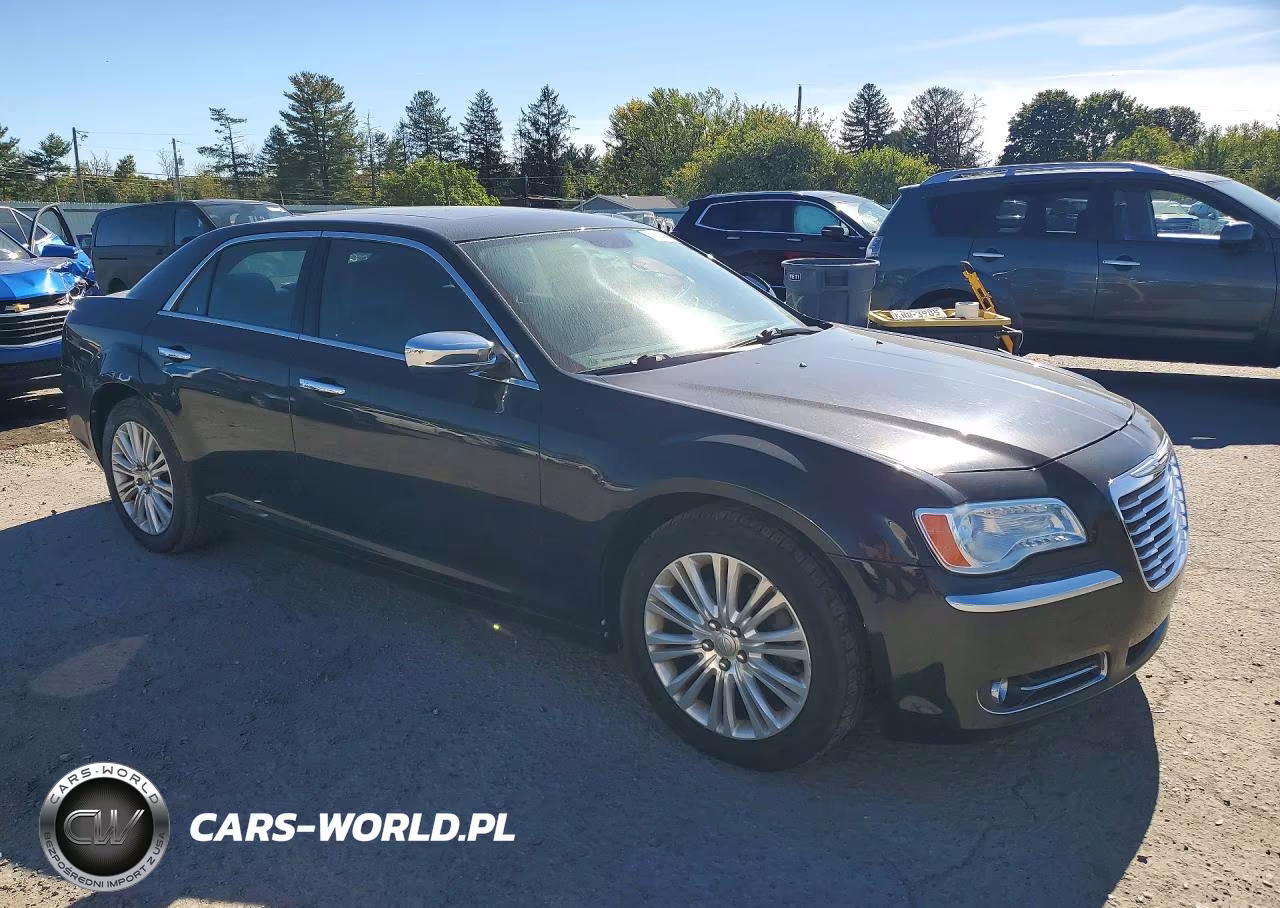 2013 Chrysler 300C VIN:2C3CCAKT6DH691140 - 4