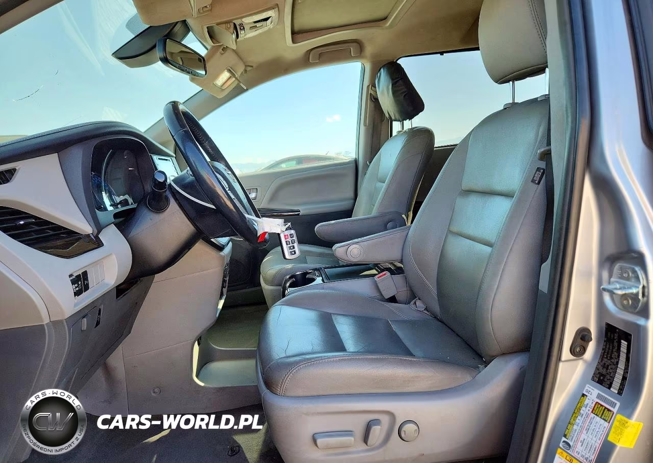2018 Toyota Sienna Xle 8-Passenger VIN:5TDYZ3DC9JS924370 - 7