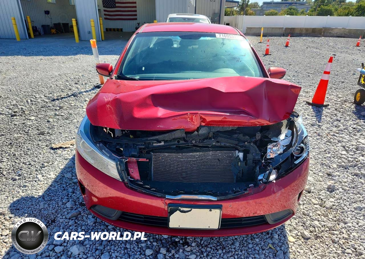 2018 Kia Forte S VIN:3KPFL4A7XJE210831 - 5