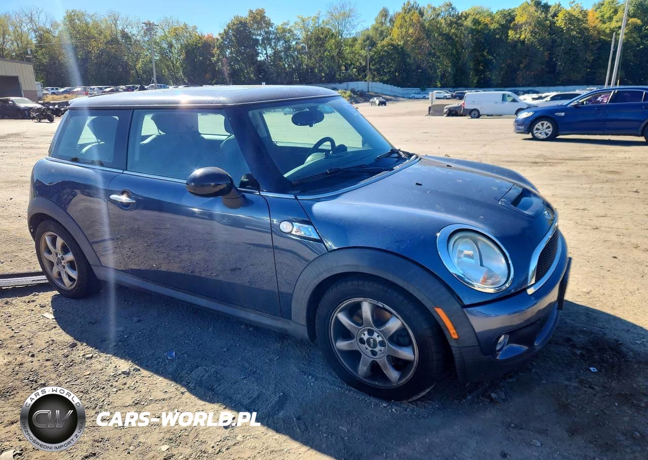 2009 Mini Cooper S VIN:WMWMF73599TW88007 - 4