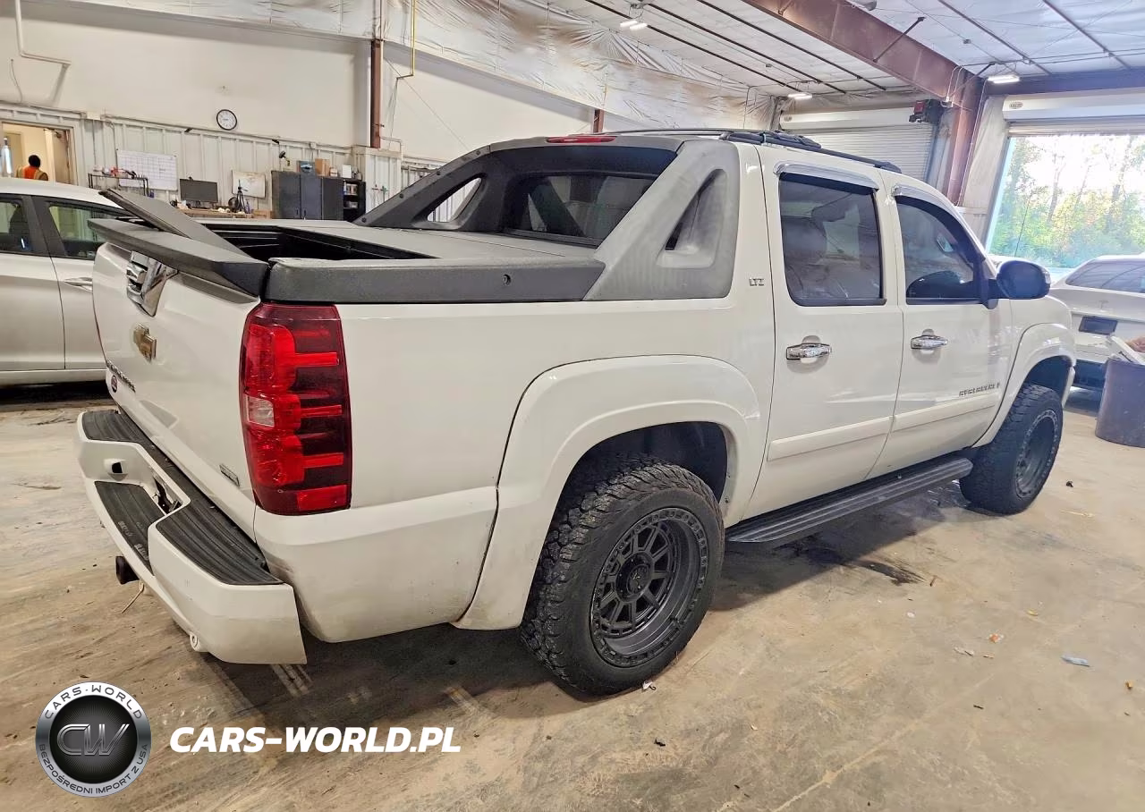 2008 Chevrolet Avalanche K1500 VIN:3GNFK12358G170581 - 3