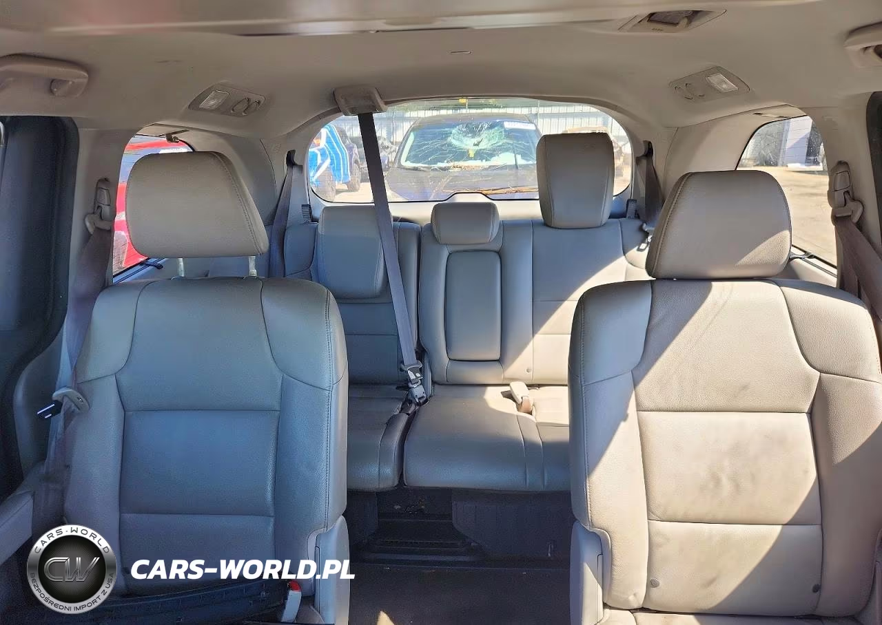 2014 Honda Odyssey Touring VIN:5FNRL5H93EB064069 - 10
