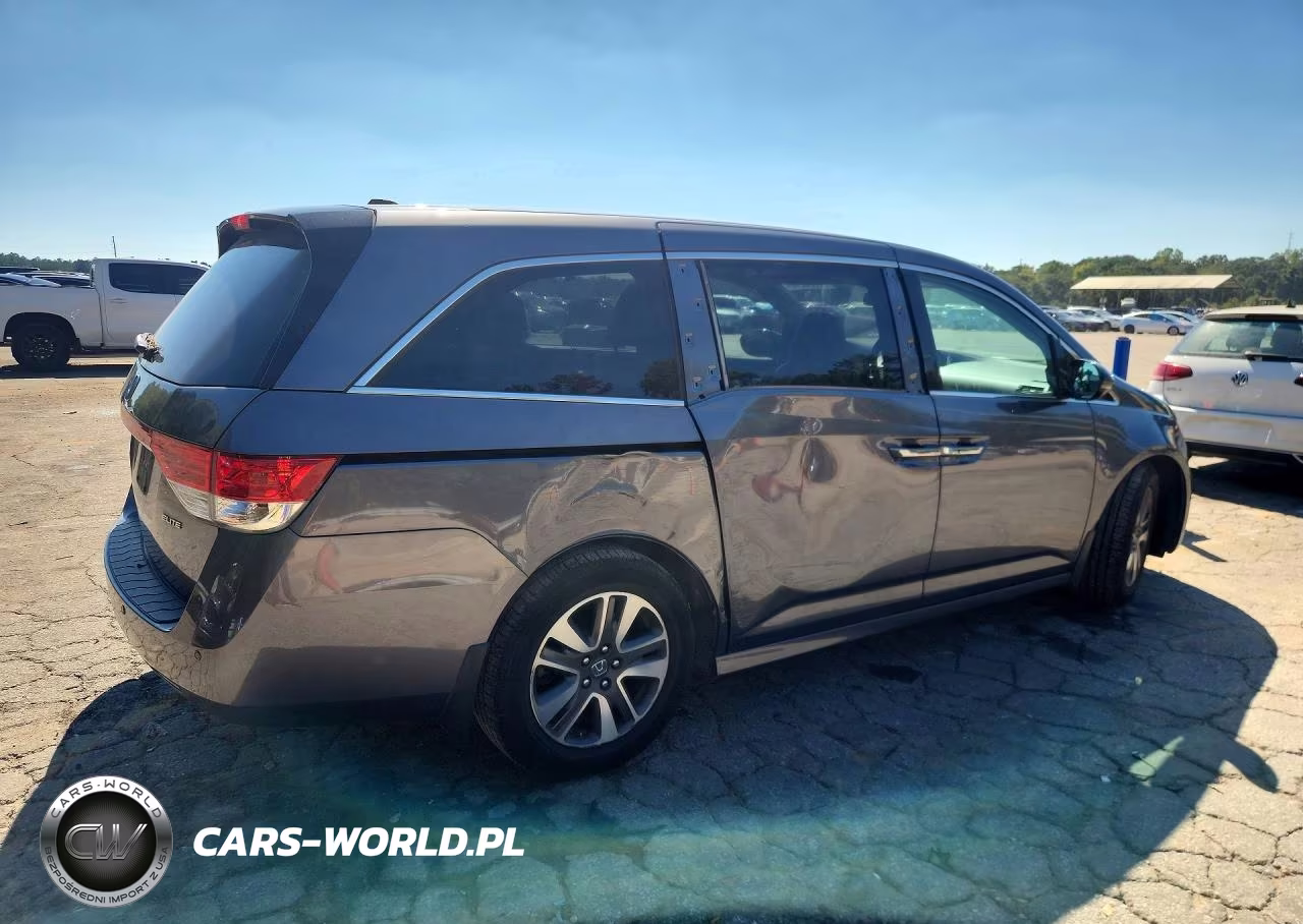 2014 Honda Odyssey Touring VIN:5FNRL5H93EB064069 - 3