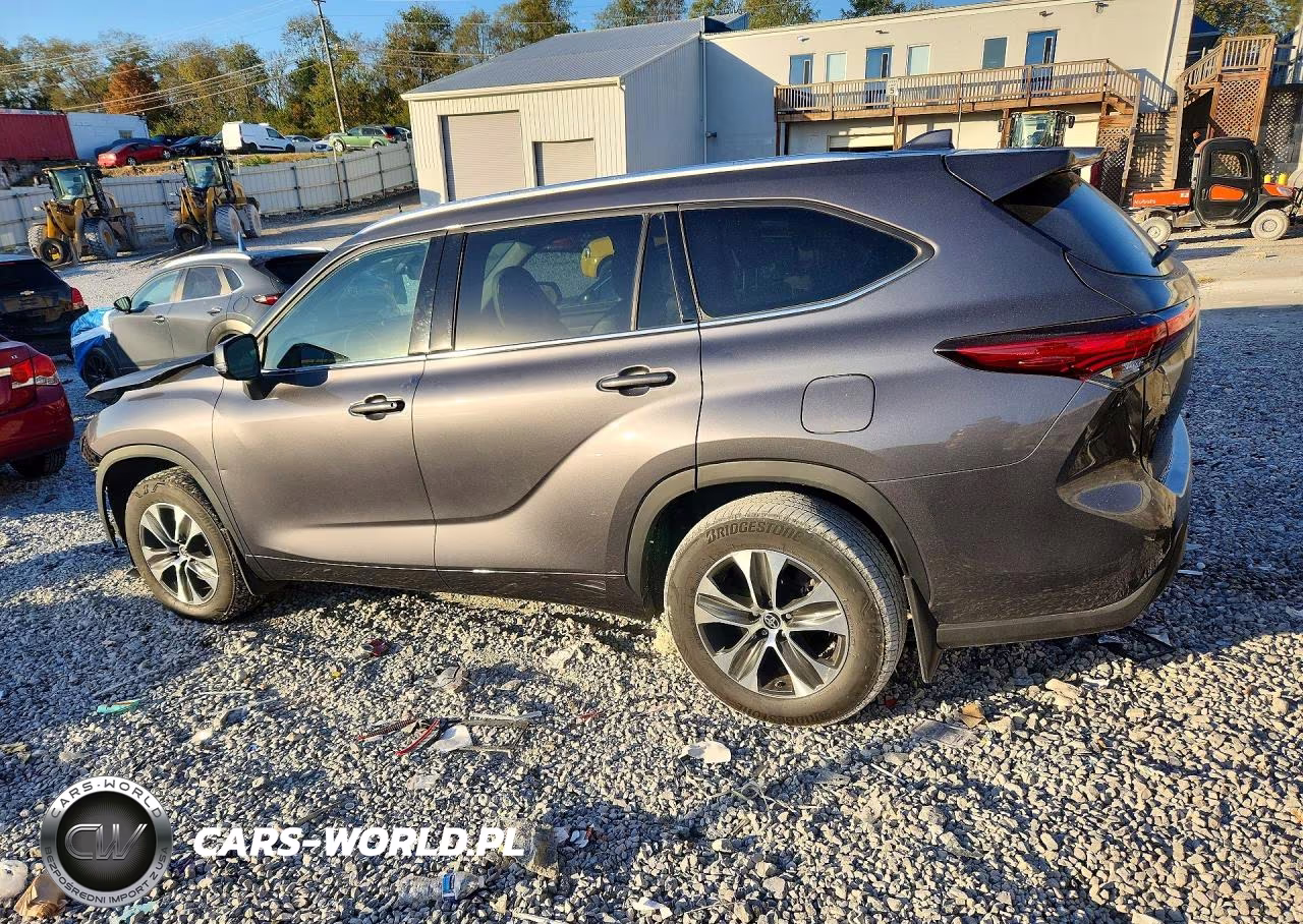2021 Toyota Highlander Xle VIN:5TDHZRBHXMS121539 - 2