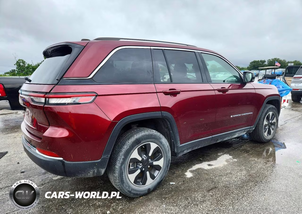 2023 Jeep Grand Cherokee Limited 4Xe VIN:1C4RJYB69PC623453 - 3