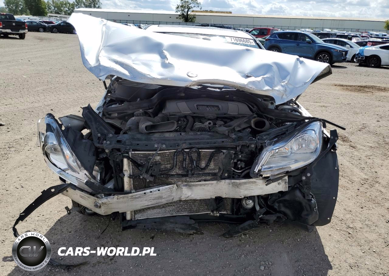 2012 Mercedes-Benz C 300 4Matic VIN:WDDGF8BB3CA702408 - 5
