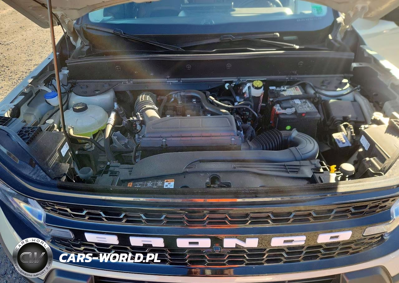 2025 Ford Bronco Sport Outer Banks VIN:3FMCR9CN2SRF02893 - 12