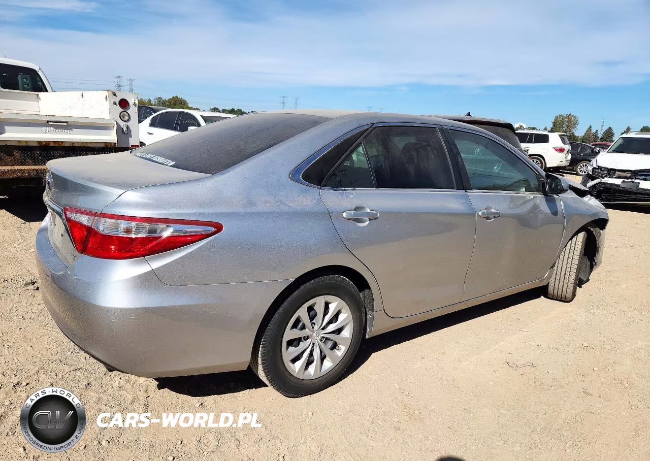 2016 Toyota Camry Le VIN:4T4BF1FK5GR565905 - 3