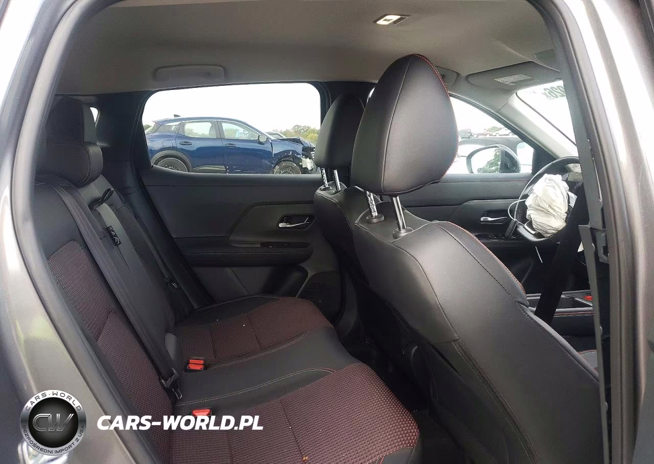 2025 Nissan Kicks Sr VIN:3N8AP6DA8SL332266 - 11