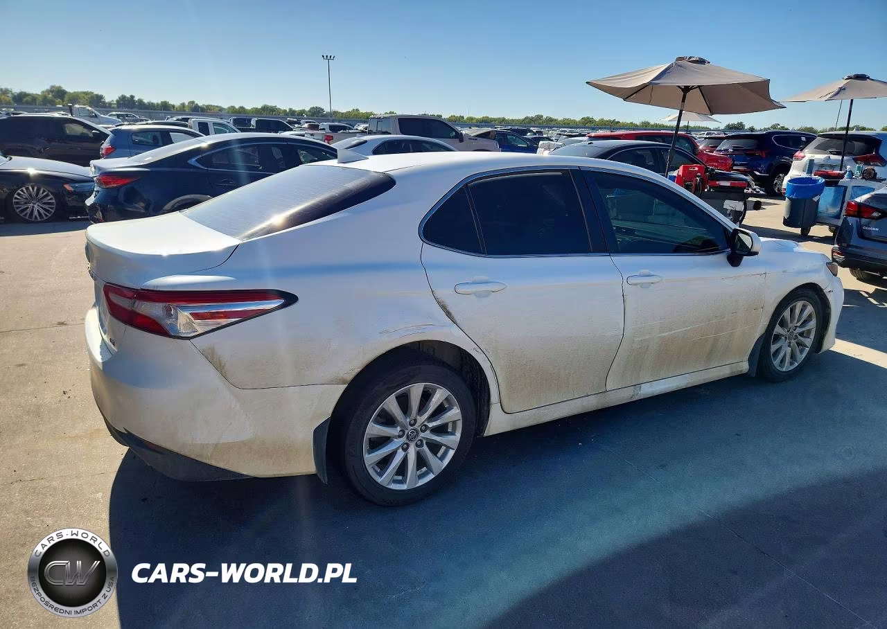 2019 Toyota Camry Le VIN:4T1B11HK5KU236068 - 3