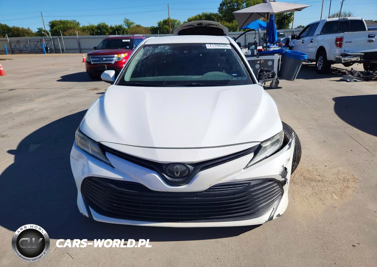 2019 Toyota Camry Le VIN:4T1B11HK5KU236068 - 5
