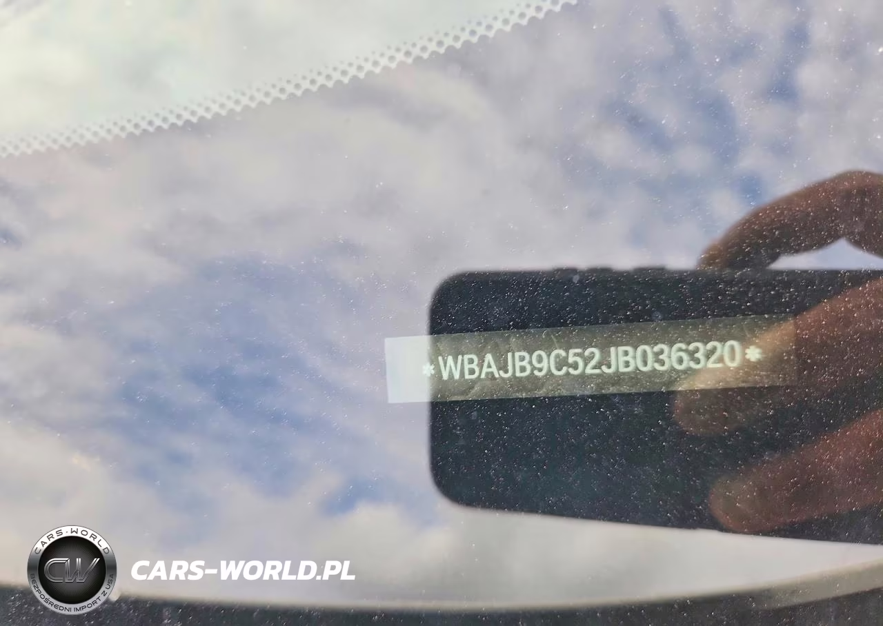 2018 BMW M550Xi VIN:WBAJB9C52JB036320 - 12