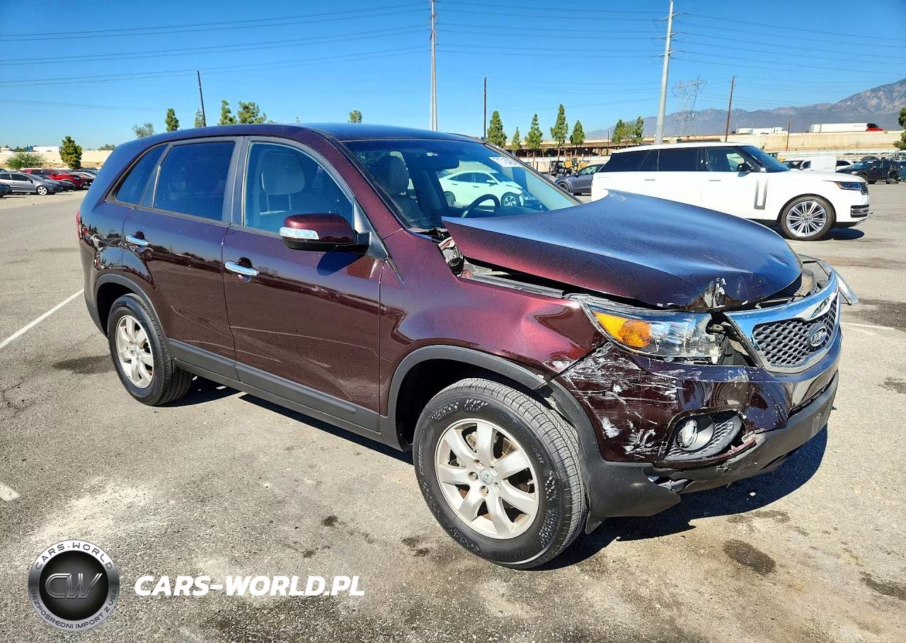 2013 Kia Sorento Lx VIN:5XYKT3A17DG402865 - 4